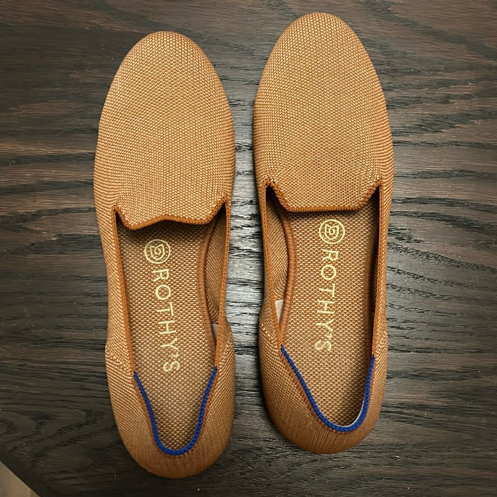 Rothy’s size 8 flats fawn color